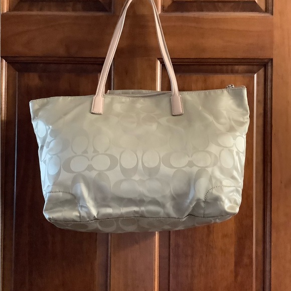 Coach LW Sig Nyl EW Zip Top Tote & Ereader case NWT #SV/Khaki Drk pink pull/tag - Picture 2 of 14